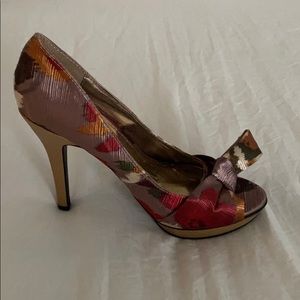 High heeled dress pump